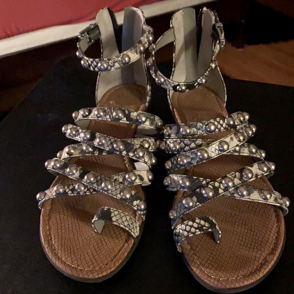 Circus flat sandals black and grey snake print